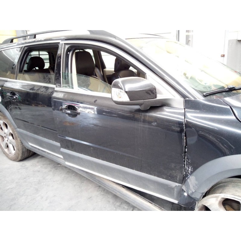 Recambio de puerta delantera derecha para volvo xc70 kinetic awd referencia OEM IAM   