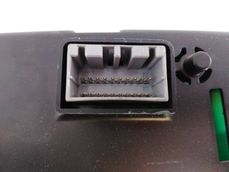 Recambio de cuadro instrumentos para ssangyong kyron 200 xdi limited referencia OEM IAM 8022009100  E3-A3-17-3