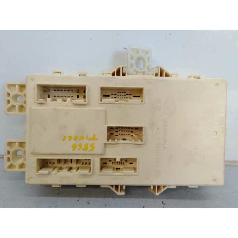 Recambio de caja reles / fusibles para ssangyong tivoli premium 4x2 referencia OEM IAM 8215035032  E3-A3-9-1