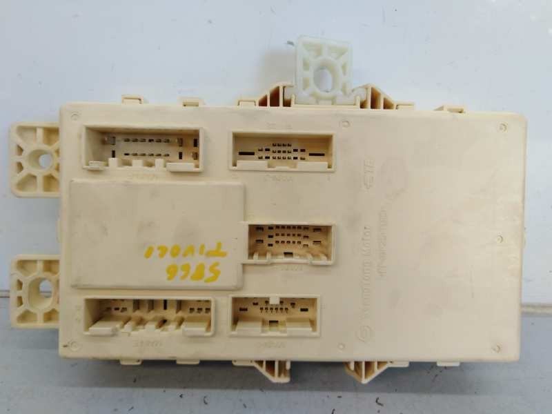 Recambio de caja reles / fusibles para ssangyong tivoli premium 4x2 referencia OEM IAM 8215035032  E3-A3-9-1