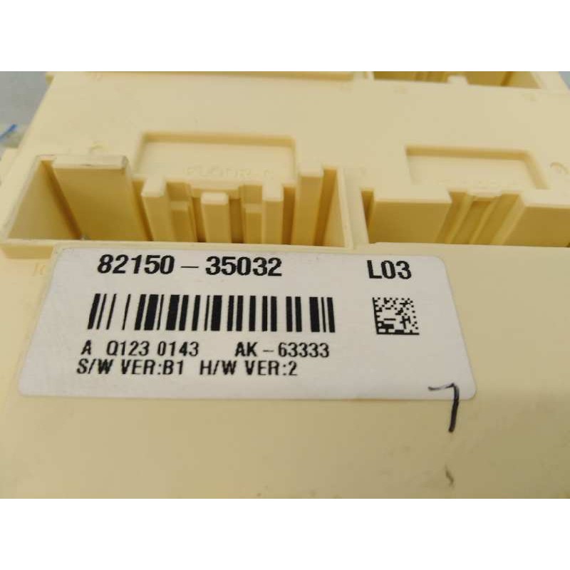 Recambio de caja reles / fusibles para ssangyong tivoli premium 4x2 referencia OEM IAM 8215035032  E3-A3-9-1