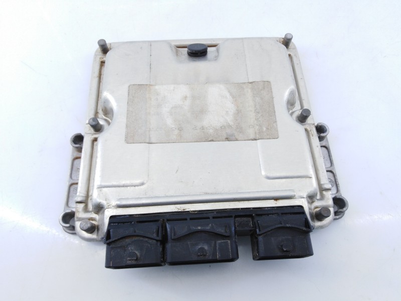 Recambio de centralita motor uce para peugeot 307 (s1) xs referencia OEM IAM 9644606180 0281010779 E3-B2-25-3