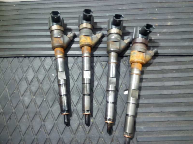 Recambio de inyector para kia sorento 2.5 crdi emotion referencia OEM IAM 338004A500  P1-B4-8