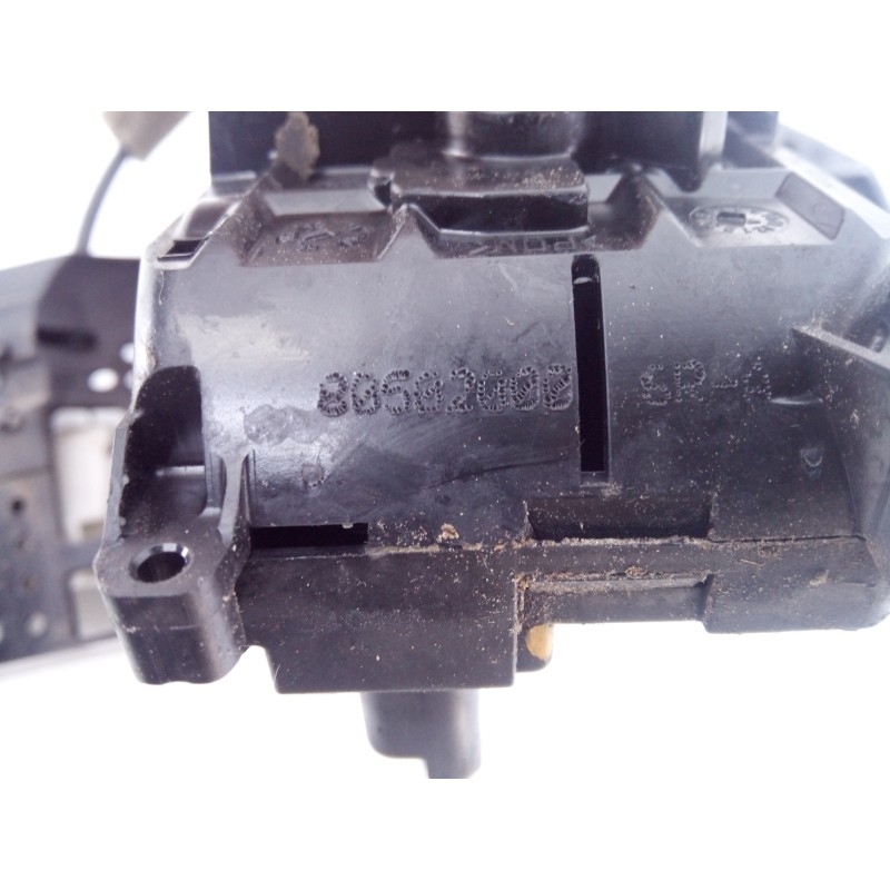 Recambio de cerradura puerta delantera derecha para renault scenic iii dynamique referencia OEM IAM 805020006RA  E1-A1-36-2