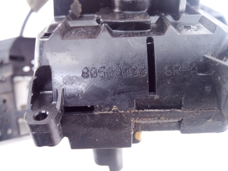 Recambio de cerradura puerta delantera derecha para renault scenic iii dynamique referencia OEM IAM 805020006RA  E1-A1-36-2