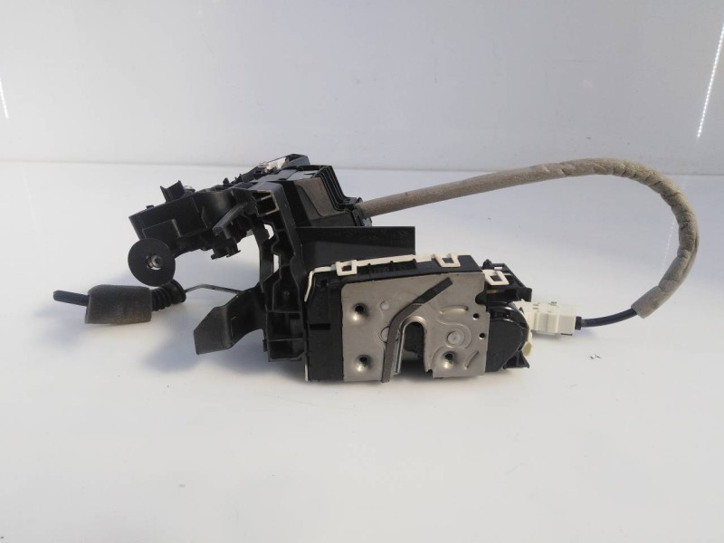 Recambio de cerradura puerta delantera derecha para infiniti q30 2.2d sport referencia OEM IAM 2016012720374  E2-A4-61-1