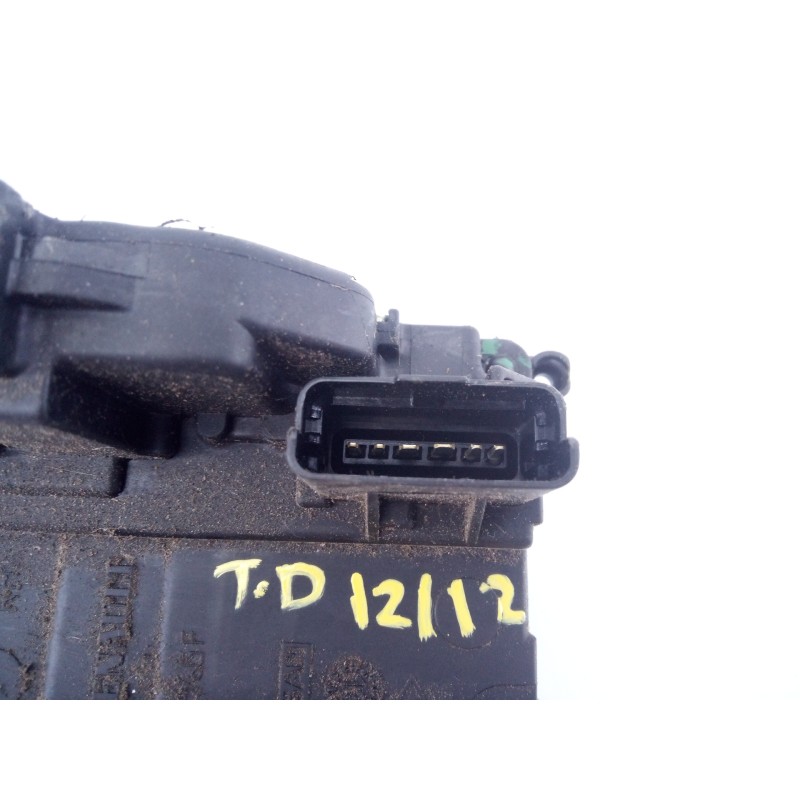 Recambio de cerradura puerta trasera derecha para renault scenic iii dynamique referencia OEM IAM   E1-A1-48-1