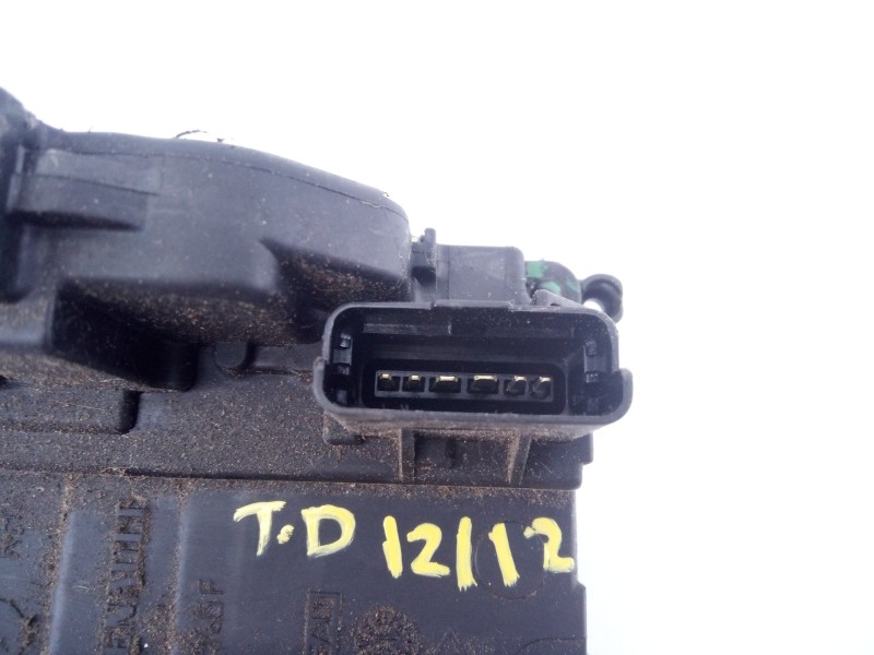 Recambio de cerradura puerta trasera derecha para renault scenic iii dynamique referencia OEM IAM   E1-A1-48-1