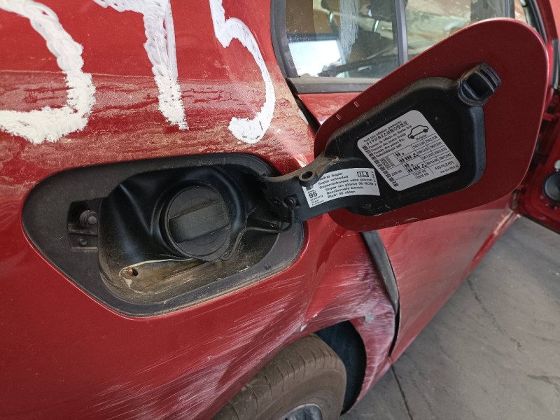 Recambio de tapa exterior combustible para volkswagen golf vii lim. (5g1) highline bluemotion referencia OEM IAM   