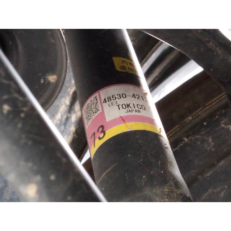 Recambio de amortiguador trasero derecho para toyota rav4 hybrid 4x2 luxury referencia OEM IAM 4853042130  