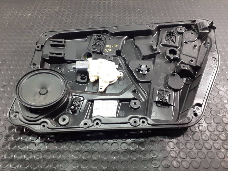 Recambio de elevalunas delantero derecho para infiniti q30 2.2d sport referencia OEM IAM A2469065200  P2-B3-27