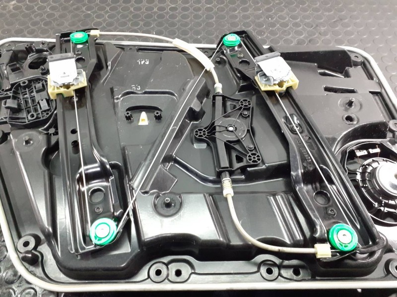 Recambio de elevalunas delantero derecho para infiniti q30 2.2d sport referencia OEM IAM A2469065200  P2-B3-27