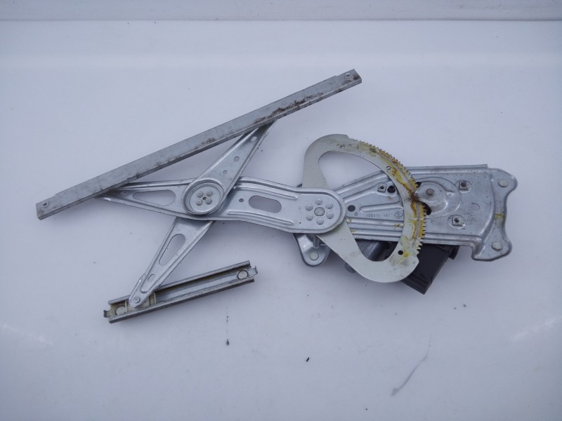 Recambio de elevalunas trasero derecho para renault scenic iii dynamique referencia OEM IAM 827303178R  E1-A1-28-2