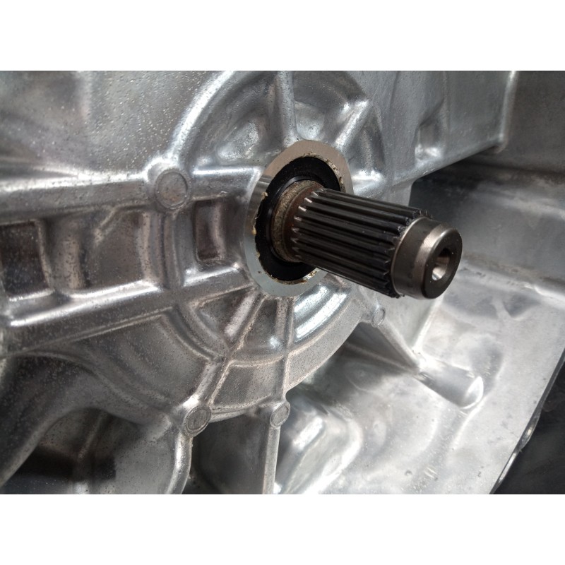 Recambio de caja cambios para toyota rav4 hybrid 4x2 luxury referencia OEM IAM 3NM  M1-B2-13