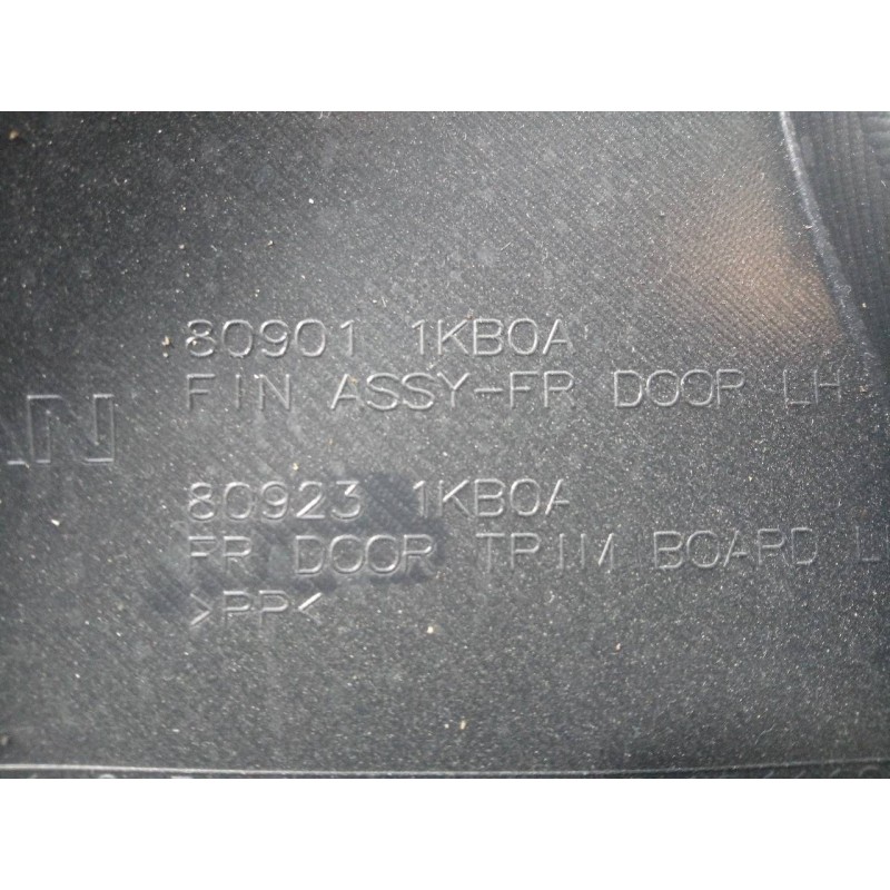 Recambio de guarnecido puerta delantera izquierda para nissan juke (f15) acenta referencia OEM IAM 809111KB0A 809011KB0A P2-A1-3