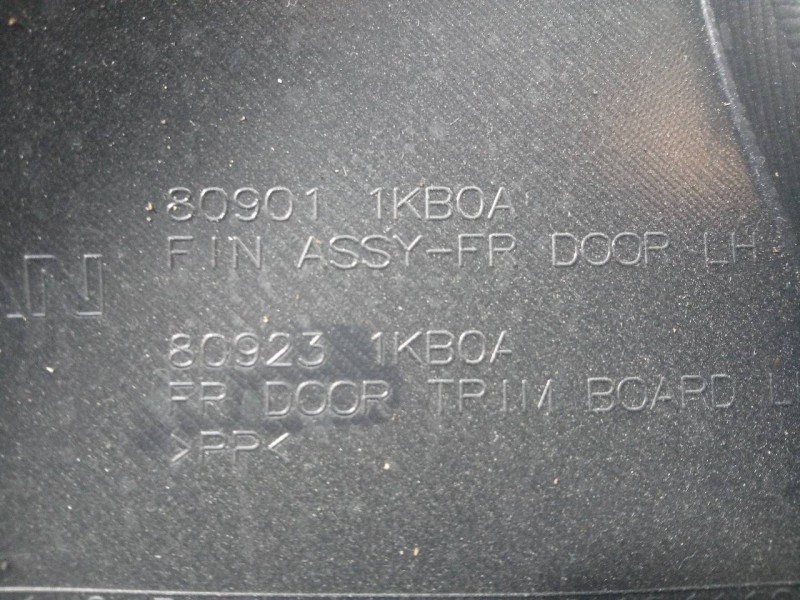 Recambio de guarnecido puerta delantera izquierda para nissan juke (f15) acenta referencia OEM IAM 809111KB0A 809011KB0A P2-A1-3