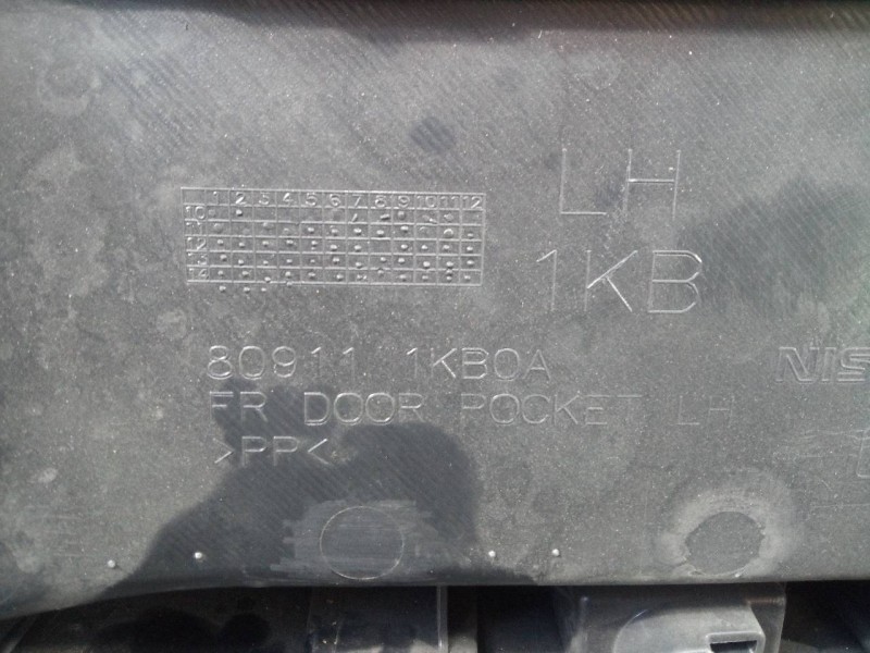 Recambio de guarnecido puerta delantera izquierda para nissan juke (f15) acenta referencia OEM IAM 809111KB0A 809011KB0A P2-A1-3