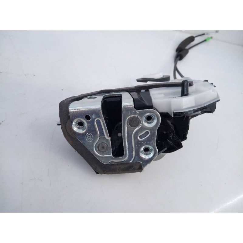 Recambio de cerradura puerta trasera izquierda para toyota rav4 hybrid 4x2 luxury referencia OEM IAM 10528193  E2-B4-55-1