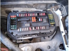 CAJA RELES / FUSIBLES 