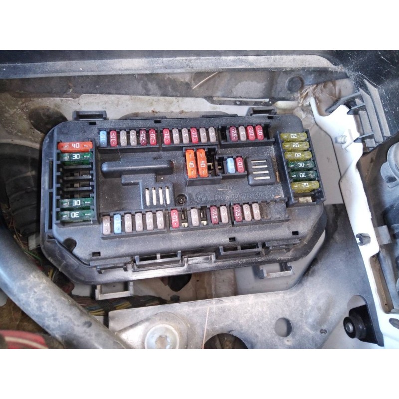 Recambio de caja reles / fusibles para bmw serie 3 lim. (f30) 316d referencia OEM IAM   