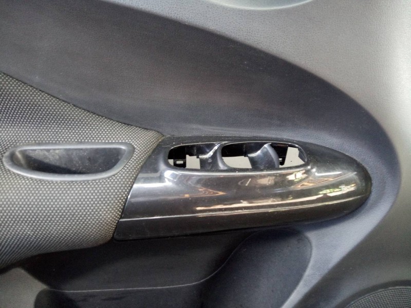 Recambio de guarnecido puerta delantera izquierda para nissan juke (f15) acenta referencia OEM IAM 809111KB0A 809011KB0A P2-A1-3