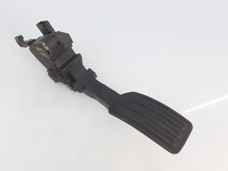 Recambio de pedal acelerador para nissan juke (f15) acenta referencia OEM IAM 180023RA0B  E3-B4-9-2