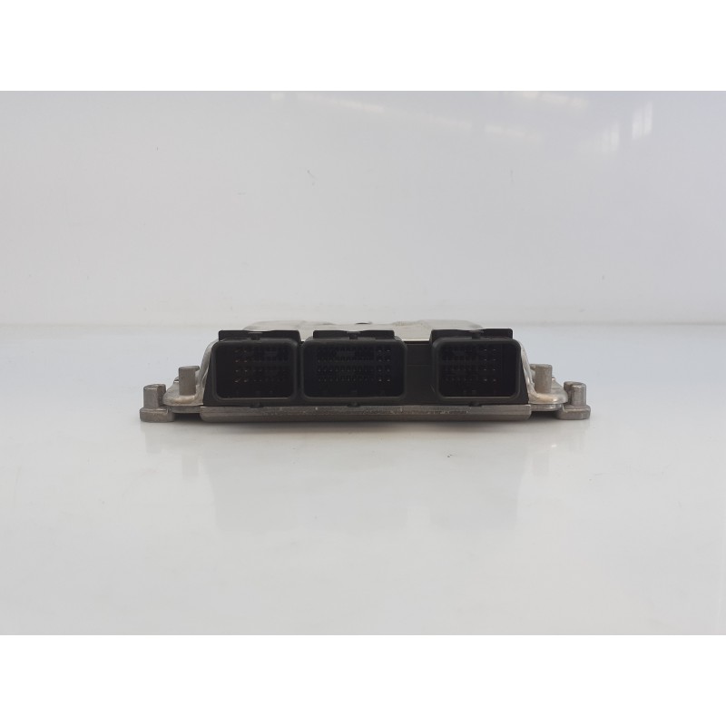 Recambio de centralita motor uce para citroën c5 berlina 2.0 hdi magic referencia OEM IAM 9652183880 0281011524 E3-B2-10-1