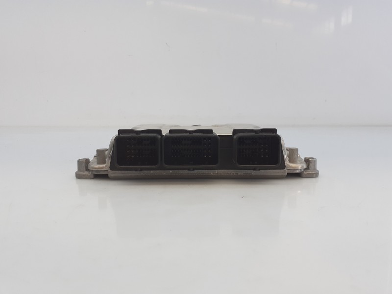 Recambio de centralita motor uce para citroën c5 berlina 2.0 hdi magic referencia OEM IAM 9652183880 0281011524 E3-B2-10-1