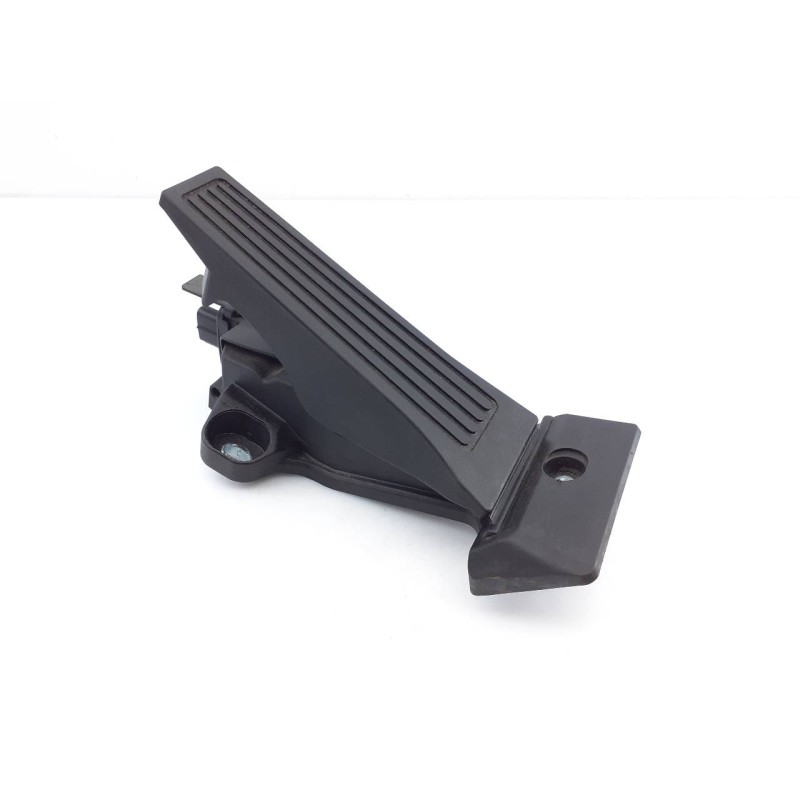 Recambio de pedal acelerador para kia sportage drive 2wd referencia OEM IAM B1000  E3-A3-31-3
