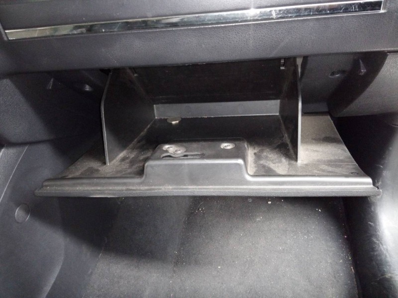 Recambio de guantera para chrysler jeep compass limited referencia OEM IAM   