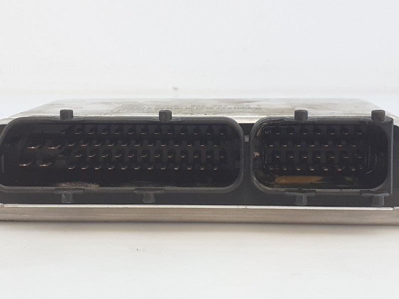 Recambio de centralita motor uce para audi a4 berlina (b5) 1.8 referencia OEM IAM 8D0907558B 0261204774 E2-A1-10-3