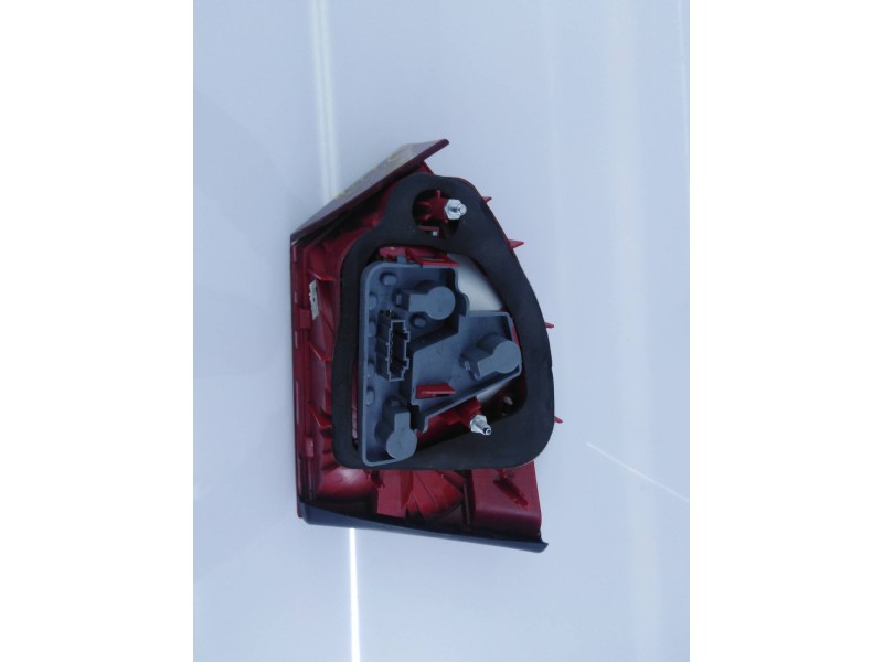 Recambio de piloto trasero izquierdo porton para volkswagen jetta (162) advance bluemotion referencia OEM IAM 5C6945259  