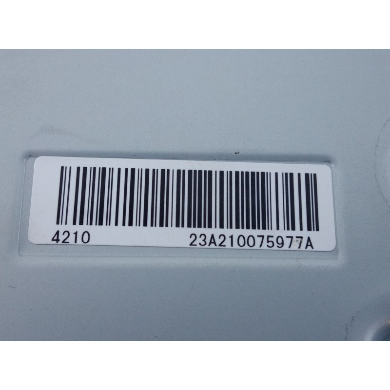 Recambio de sistema navegacion gps para toyota rav4 hybrid 4x2 luxury referencia OEM IAM 8614042C00 23A210075977A E3-B2-12-2