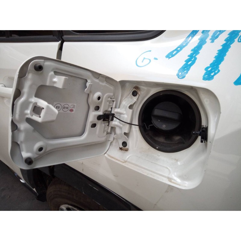 Recambio de tapa exterior combustible para toyota rav4 hybrid 4x2 luxury referencia OEM IAM   