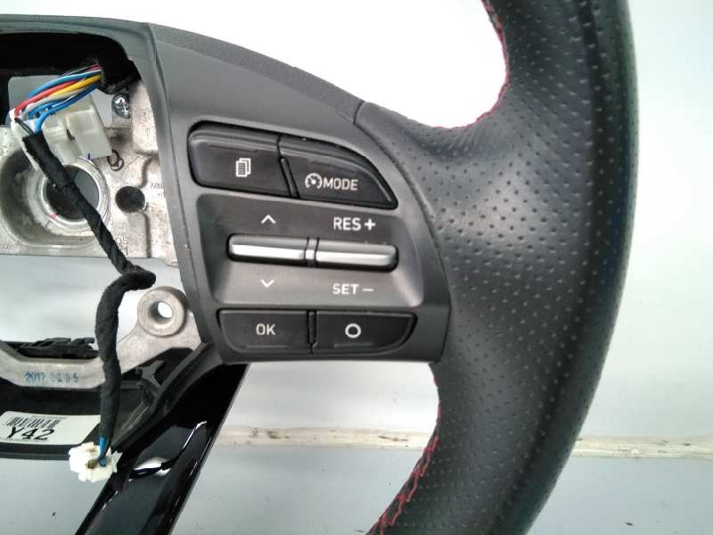 Recambio de volante para hyundai kona style 2wd referencia OEM IAM 56110J9390MGY  E2-B3-39-2