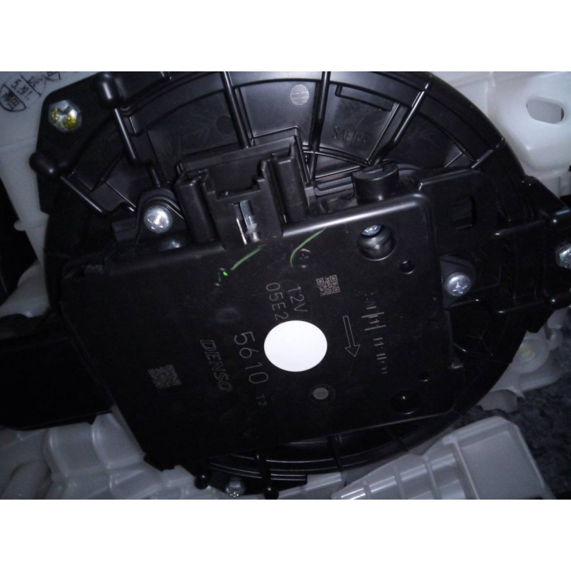 Recambio de ventilador calefaccion para toyota rav4 hybrid 4x2 luxury referencia OEM IAM 5610T2  