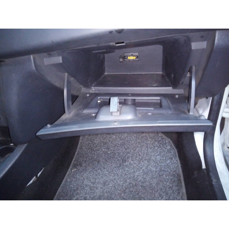 Recambio de guantera para dacia sandero stepway referencia OEM IAM   