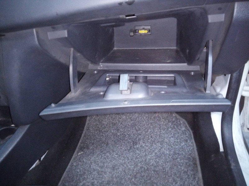 Recambio de guantera para dacia sandero stepway referencia OEM IAM   