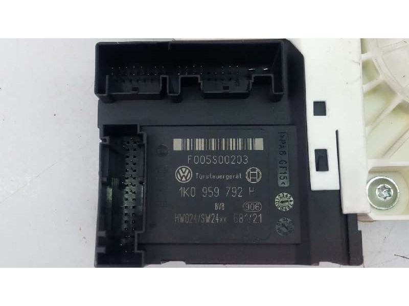 Recambio de elevalunas delantero izquierdo para seat leon (1p1) sport referencia OEM IAM 1K0959792H 1P0837461A E1-B6-4-1