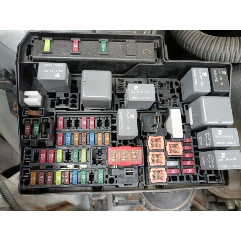 Recambio de caja reles / fusibles para toyota yaris (_p13_) 1.5 hybrid (nhp130_) referencia OEM IAM   