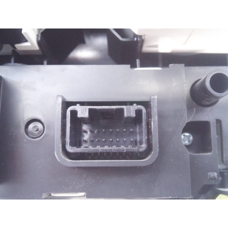 Recambio de mando climatizador para toyota verso-s life referencia OEM IAM 8395052140 410283 E3-B2-18-3