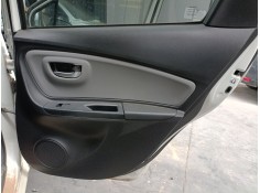 GUARNECIDO PUERTA TRASERA DERECHA 