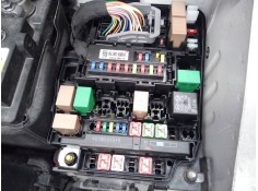 CAJA RELES / FUSIBLES 