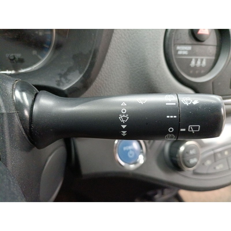 Recambio de mando limpia para toyota yaris (_p13_) 1.5 hybrid (nhp130_) referencia OEM IAM   