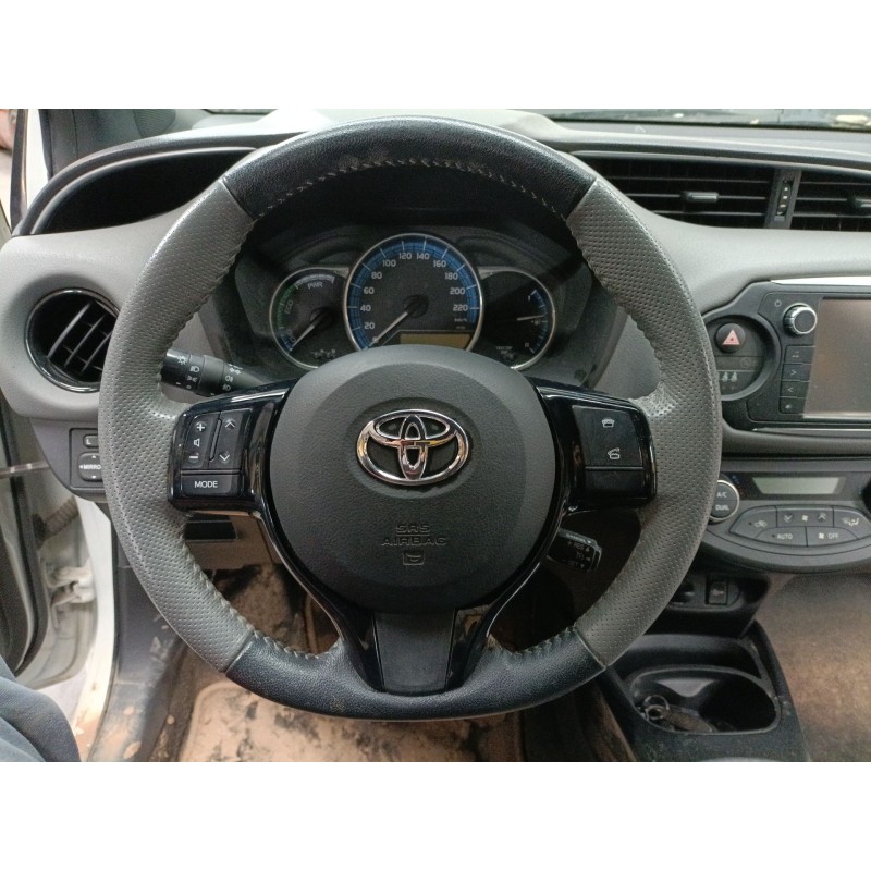 Recambio de volante para toyota yaris (_p13_) 1.5 hybrid (nhp130_) referencia OEM IAM   