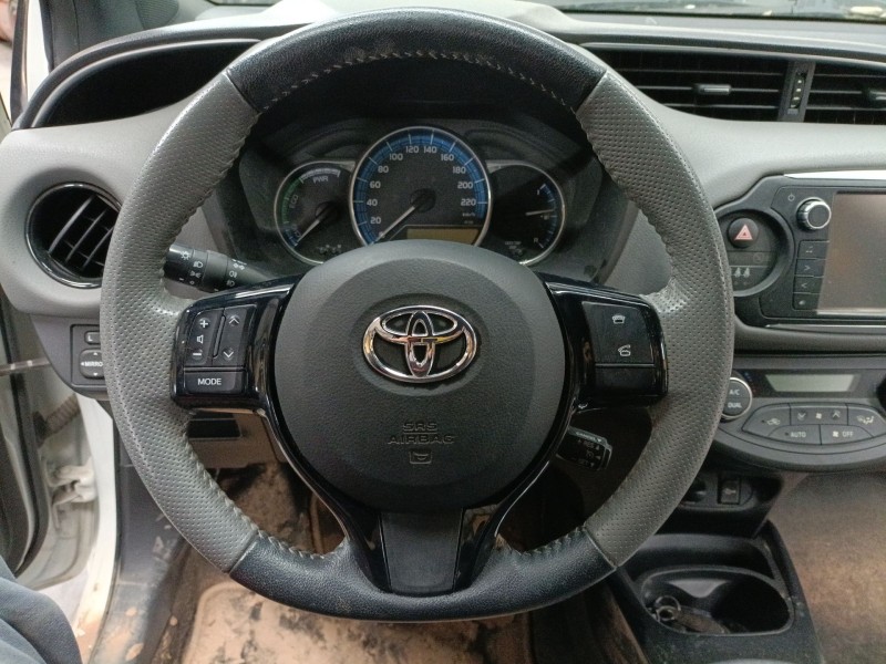 Recambio de volante para toyota yaris (_p13_) 1.5 hybrid (nhp130_) referencia OEM IAM   