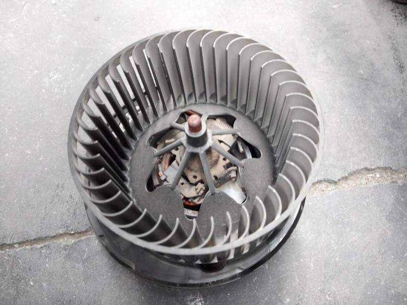 Recambio de ventilador calefaccion para volkswagen scirocco (137) 1.4 tsi (118kw) referencia OEM IAM 995775T 3C0907521D 