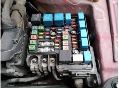 CAJA RELES / FUSIBLES 