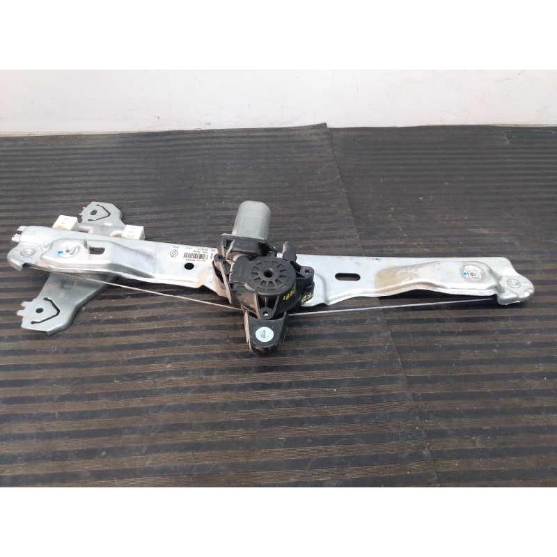 Recambio de elevalunas trasero derecho para renault kadjar life referencia OEM IAM 827004EA0A  E1-A1-40-1