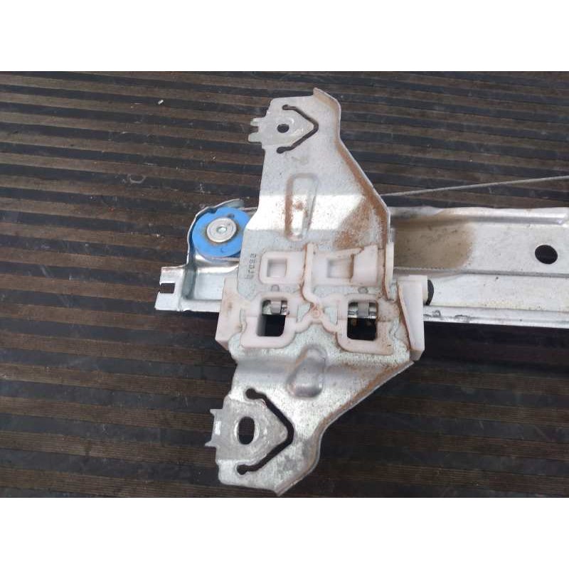 Recambio de elevalunas trasero derecho para renault kadjar life referencia OEM IAM 827004EA0A  E1-A1-40-1